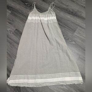 Sundress Brand Gray White Silver Maxi SunDress Beach Sun Warmth Comfy Stylish